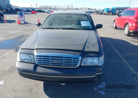 2008 Ford Crown Victoria Police Interceptor z USA, uszkodzony, nr VIN 2FAHP71VX8X151481